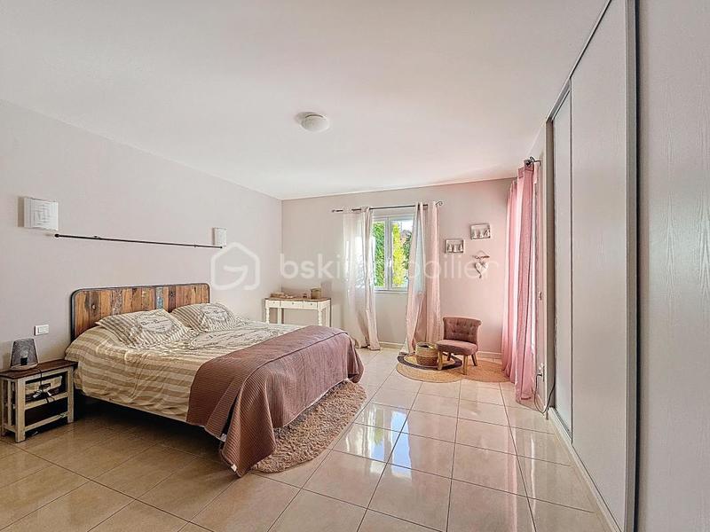 Maison traditionnelle - 154 m² - 6 pièces