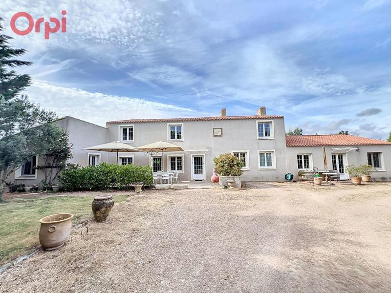 Maison - 297 m² - 6 pièces