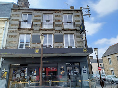 Immeuble - 178 m² - 10 pièces