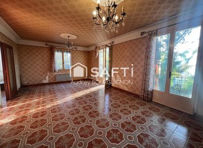 Maison - 206 m² - 7 pièces