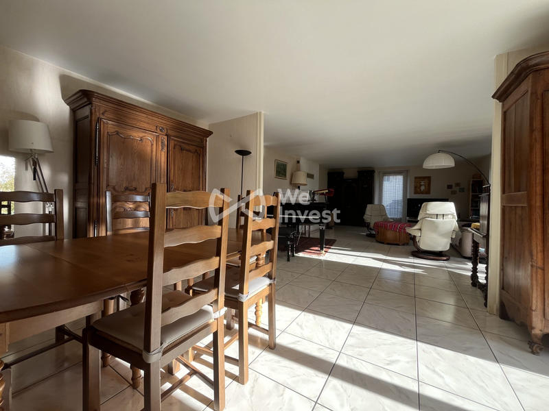 Maison - 240 m² - 7 pièces