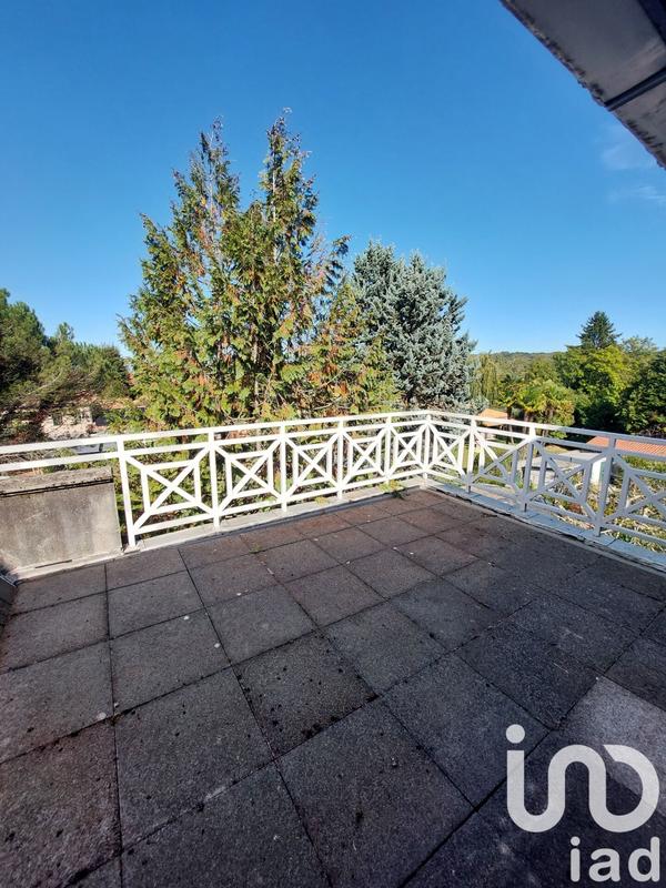 Maison - 290 m² - 8 pièces