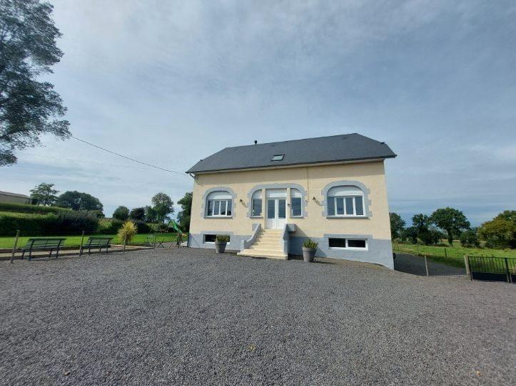 Maison - 184 m² - 8 pièces