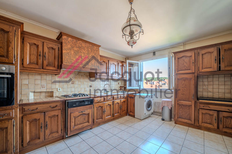 Appartement - 98 m² - 4 pièces