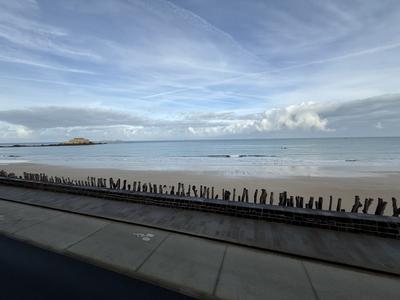 Appartement - 121 m² - 6 pièces