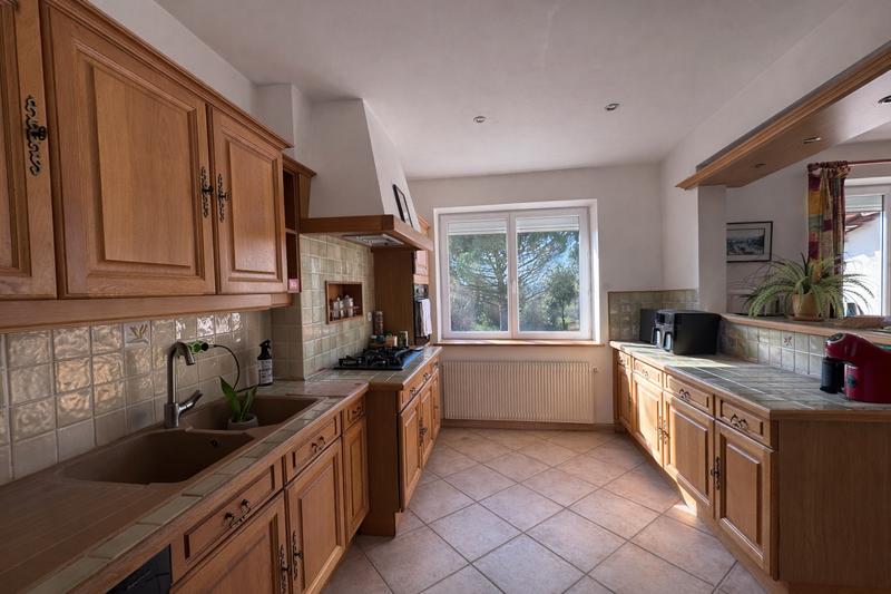 Maison - 223 m² - 8 pièces