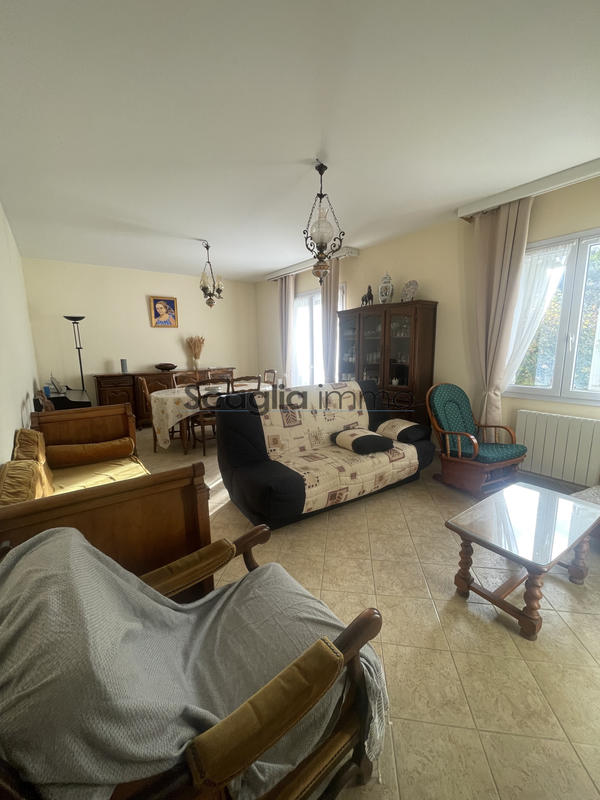 Maison - 229 m² - 8 pièces