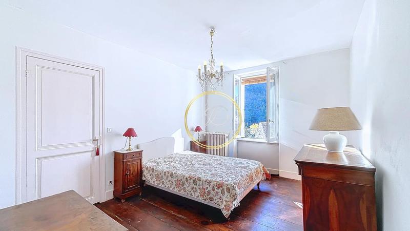 Maison de village - 196 m² - 10 pièces