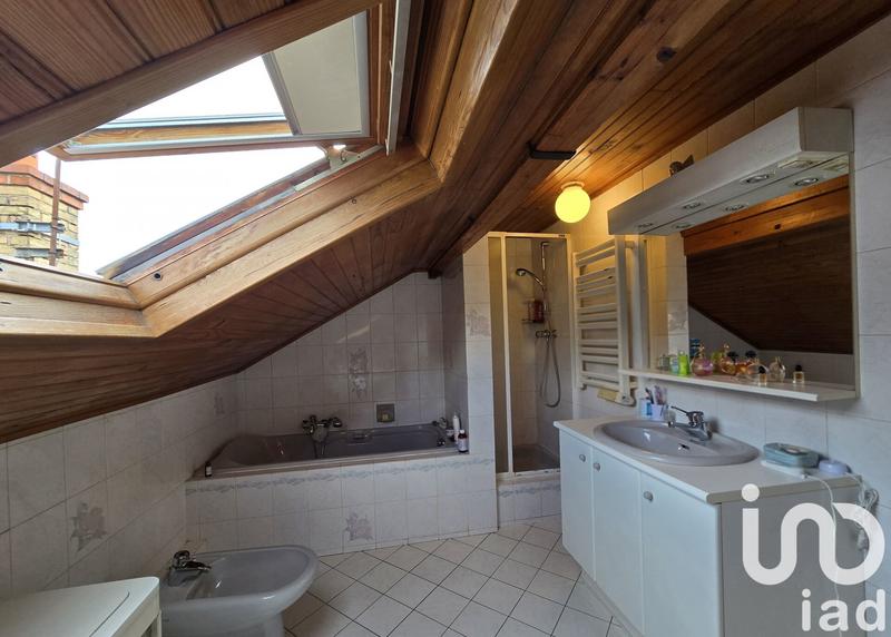 Maison - 99 m² - 5 pièces