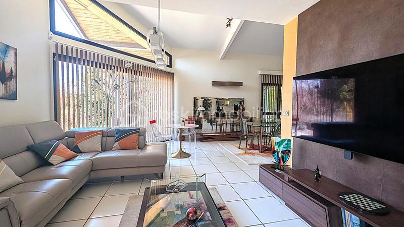 Propriété - 175 m² - 5 pièces