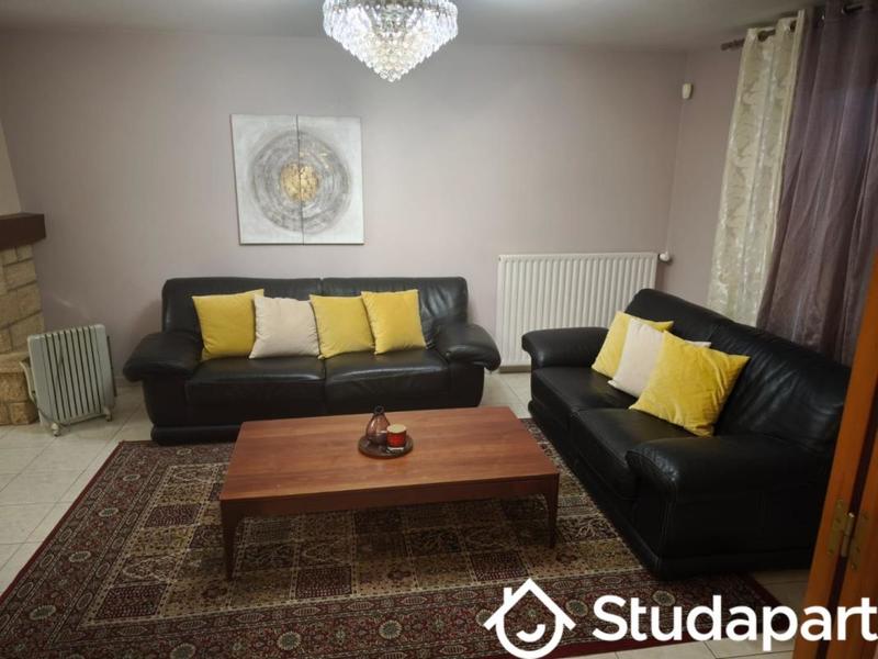 Chambre - 12 m² - 1 pièce