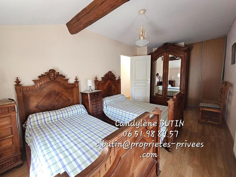 Maison - 220 m² - 10 pièces