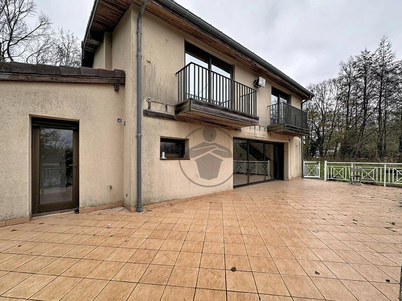 Maison - 150 m² - 7 pièces