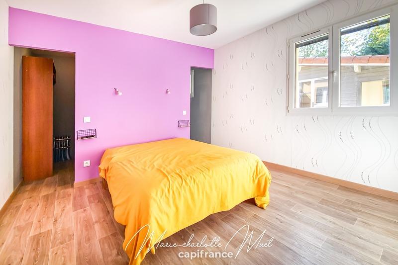 Maison - 220 m² - 6 pièces