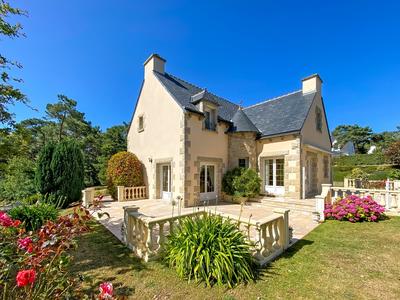 Maison - 224 m² - 9 pièces