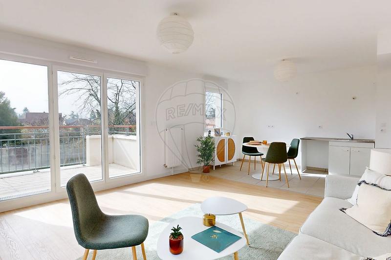 Appartement - 80 m² - 4 pièces