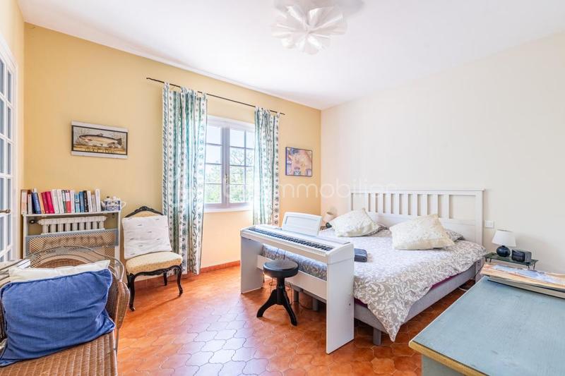 Maison - 259 m² - 9 pièces