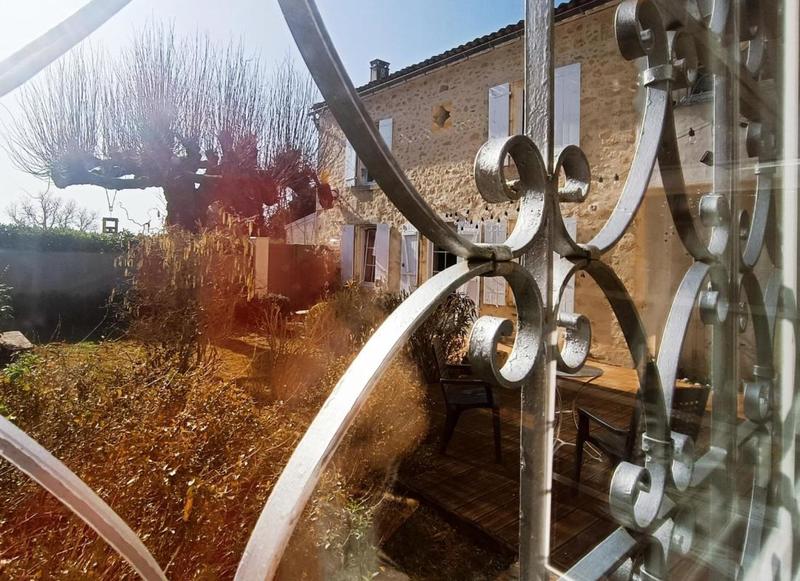 Maison en pierre - 225 m² - 8 pièces