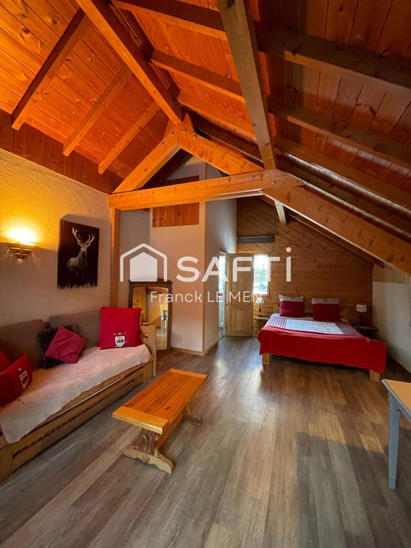 Châlet - 1 020 m² - 17 pièces