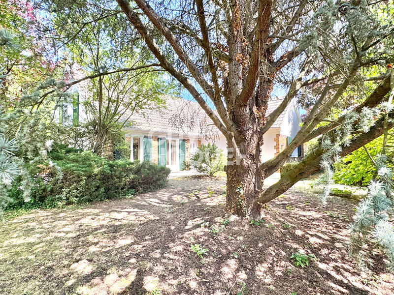 Maison - 186 m² - 9 pièces