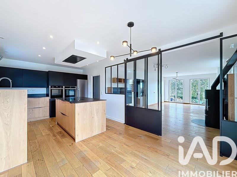 Maison - 180 m² - 5 pièces