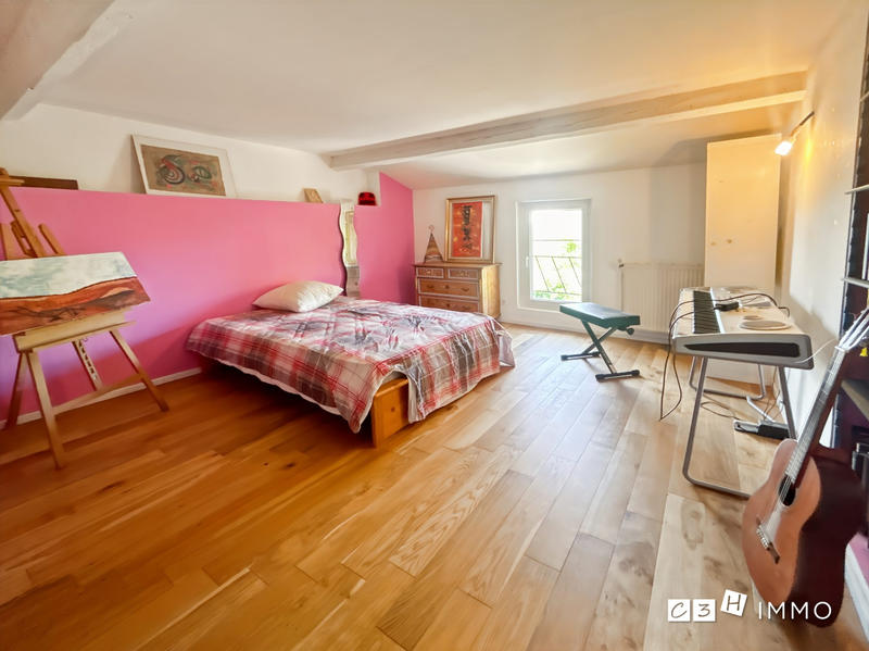 Maison - 205 m² - 6 pièces