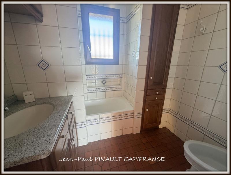 Maison - 163 m² - 8 pièces