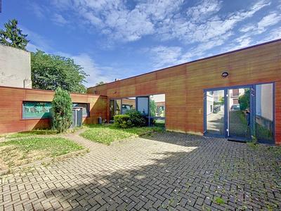 Local d'activités - 164 m² - 8 pièces