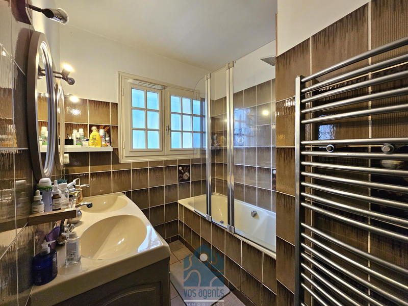 Maison - 190 m² - 8 pièces