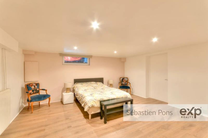 Maison - 177 m² - 7 pièces