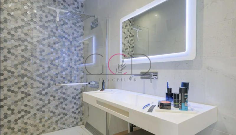 Villa - 180 m² - 7 pièces