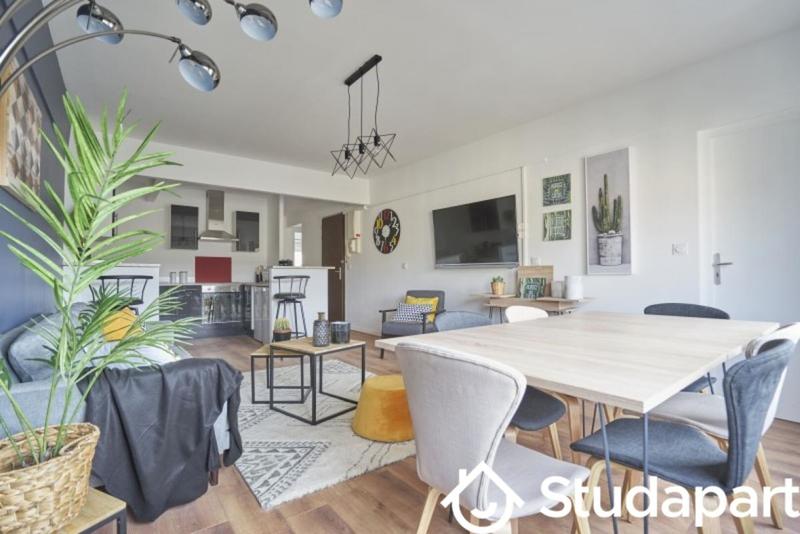 Chambre - 12 m² - 1 pièce