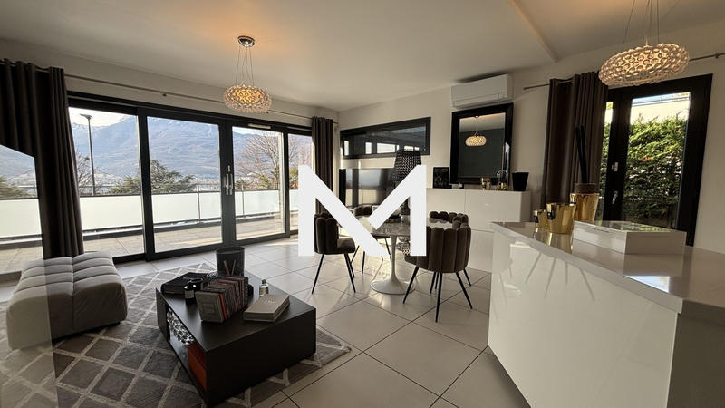 Appartement - 115 m² - 4 pièces