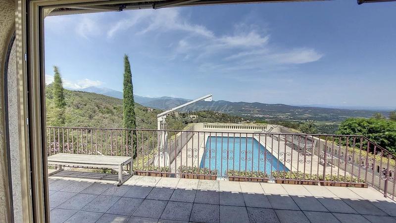 Maison - 210 m² - 7 pièces