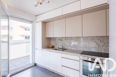 Appartement - 80 m² - 4 pièces