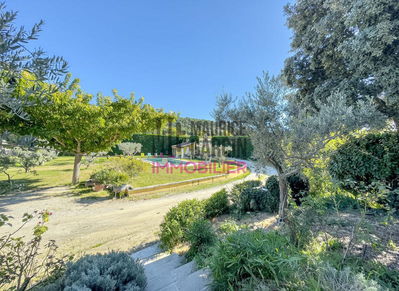 Maison - 213 m² - 7 pièces