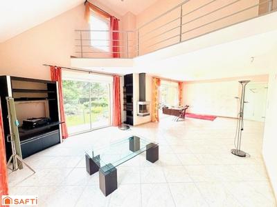 Maison - 201 m² - 9 pièces