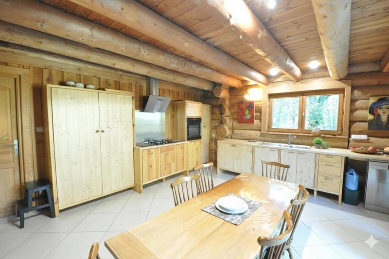 Propriété - 360 m² - 8 pièces