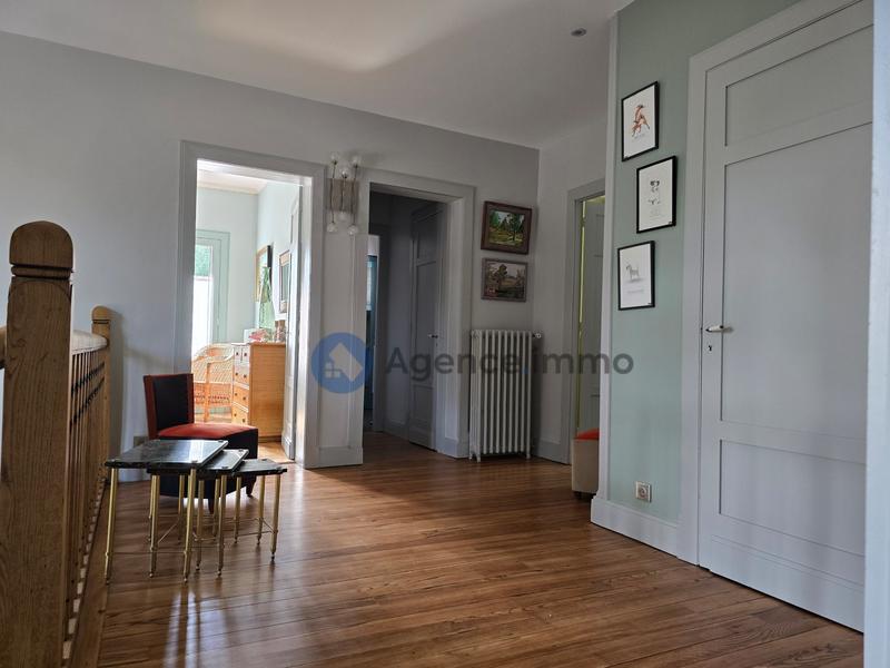 Maison - 207 m² - 6 pièces