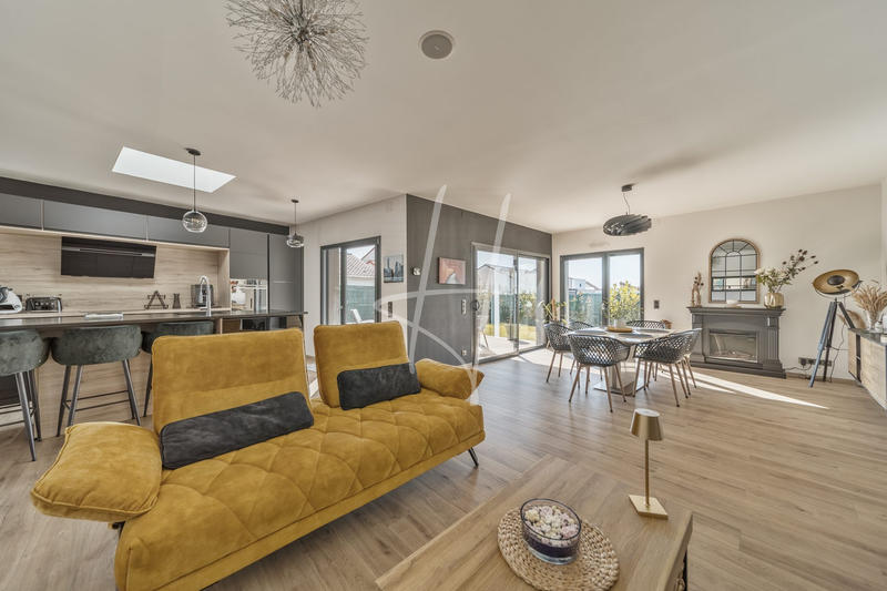 Maison - 138 m² - 5 pièces