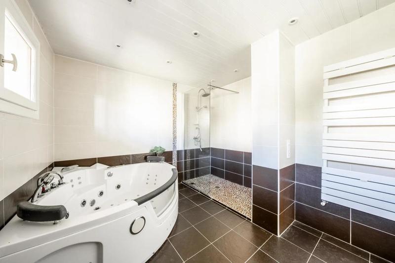 Maison - 193 m² - 7 pièces