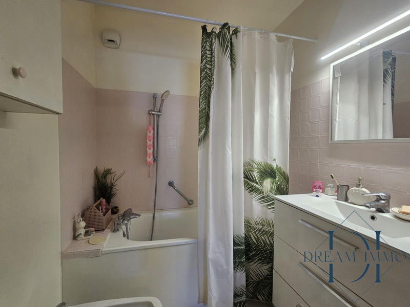 Appartement - 64 m² - 2 pièces