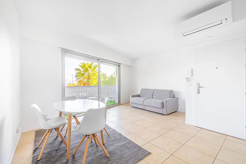 Studio - 24 m² - 1 pièce