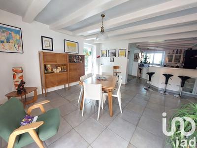 Maison - 238 m² - 9 pièces