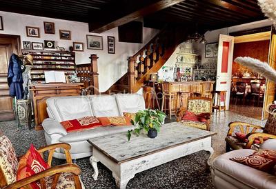 Maison ancienne - 290 m² - 8 pièces