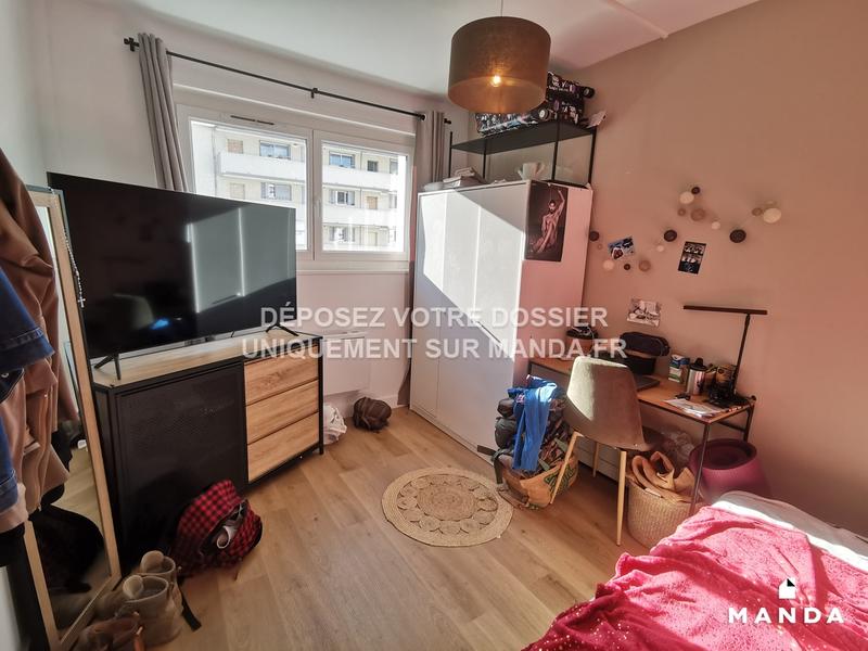 Chambre - 11 m² - 4 pièces