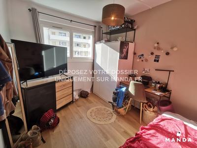 Chambre - 11 m² - 4 pièces