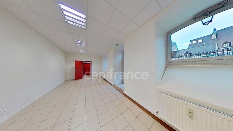 Bureau - 150 m² - 9 pièces