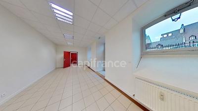 Bureau - 150 m² - 9 pièces