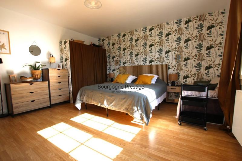 Maison traditionnelle - 178 m² - 7 pièces